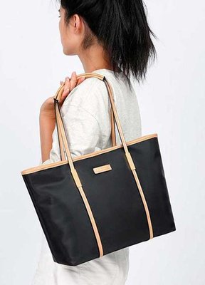 Чорна, жіноча сумка бренд Jeanswest 43 фото